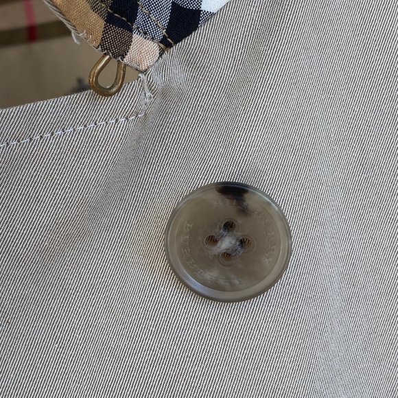 Women's Burberry Camden Car Coat - Picture 9 of 11